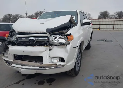 2010 Toyota 4Runner Sr5 V6 z USA, uszkodzony, nr VIN JTEZU5JR2A5002452